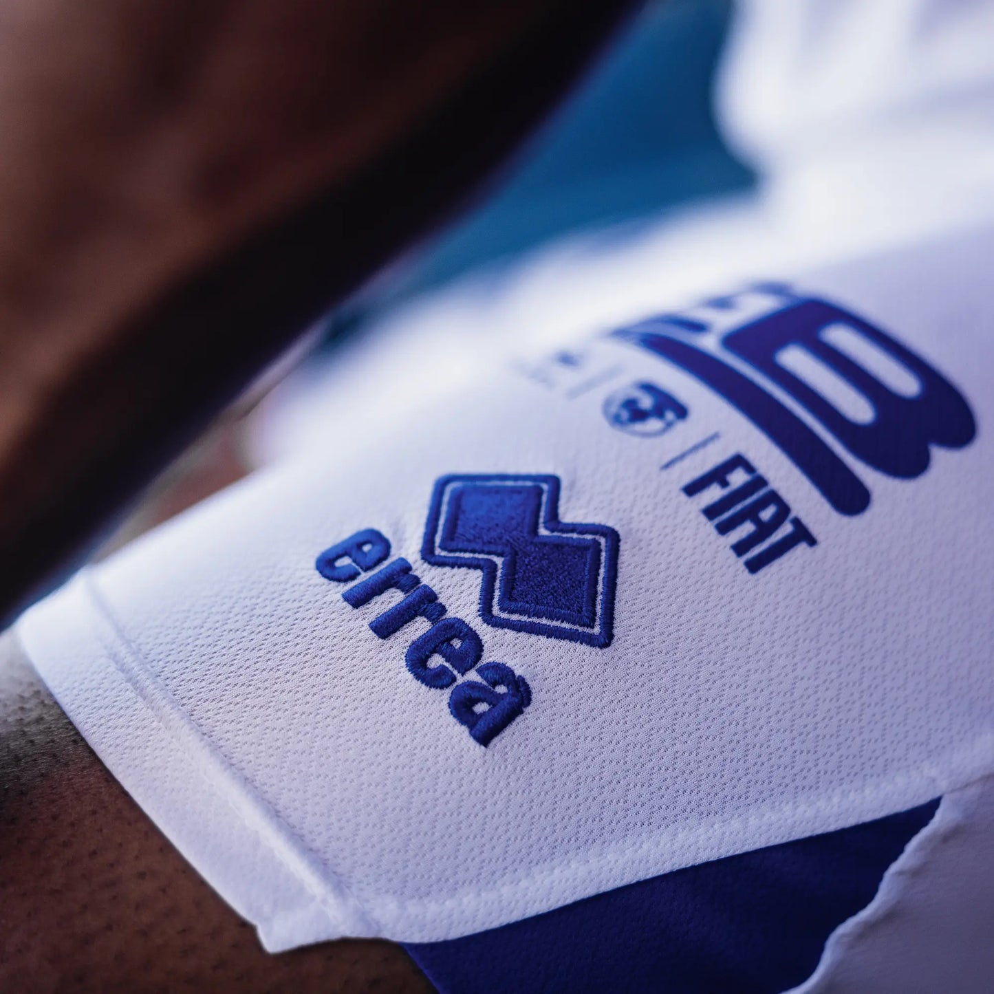 FC_Blau-Weiss_Linz_Auswaertstrikot_Errea_1