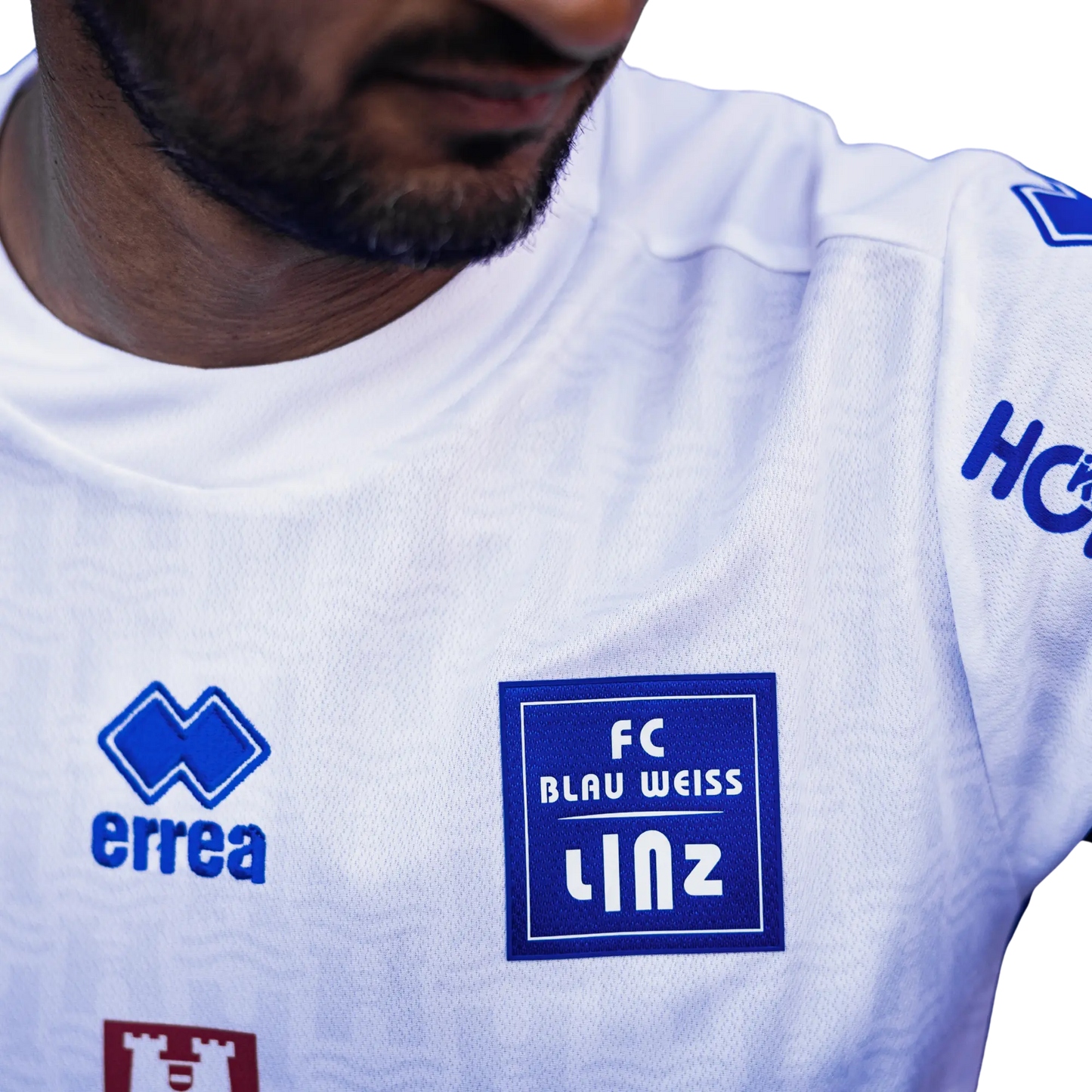 FC_Blau-Weiss_Linz_Auswaertstrikot_Errea_4