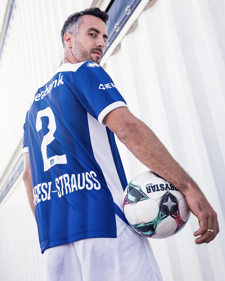 FC_Blau_Weiss_Linz_Heim_und_Auswaertstrikot_3